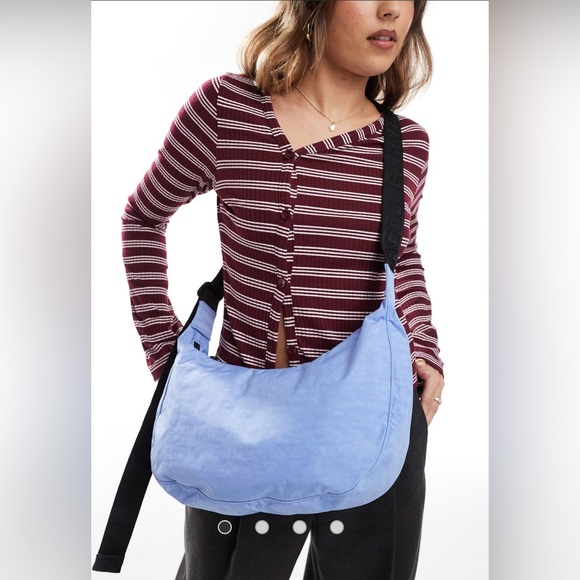 NWT BAGGU Cornflower Blue Medium Nylon Crescent Bag - Picture 1 of 7